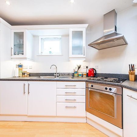 Pass The Keys Delightful Apartment Close To River In Se16 London Exterior photo