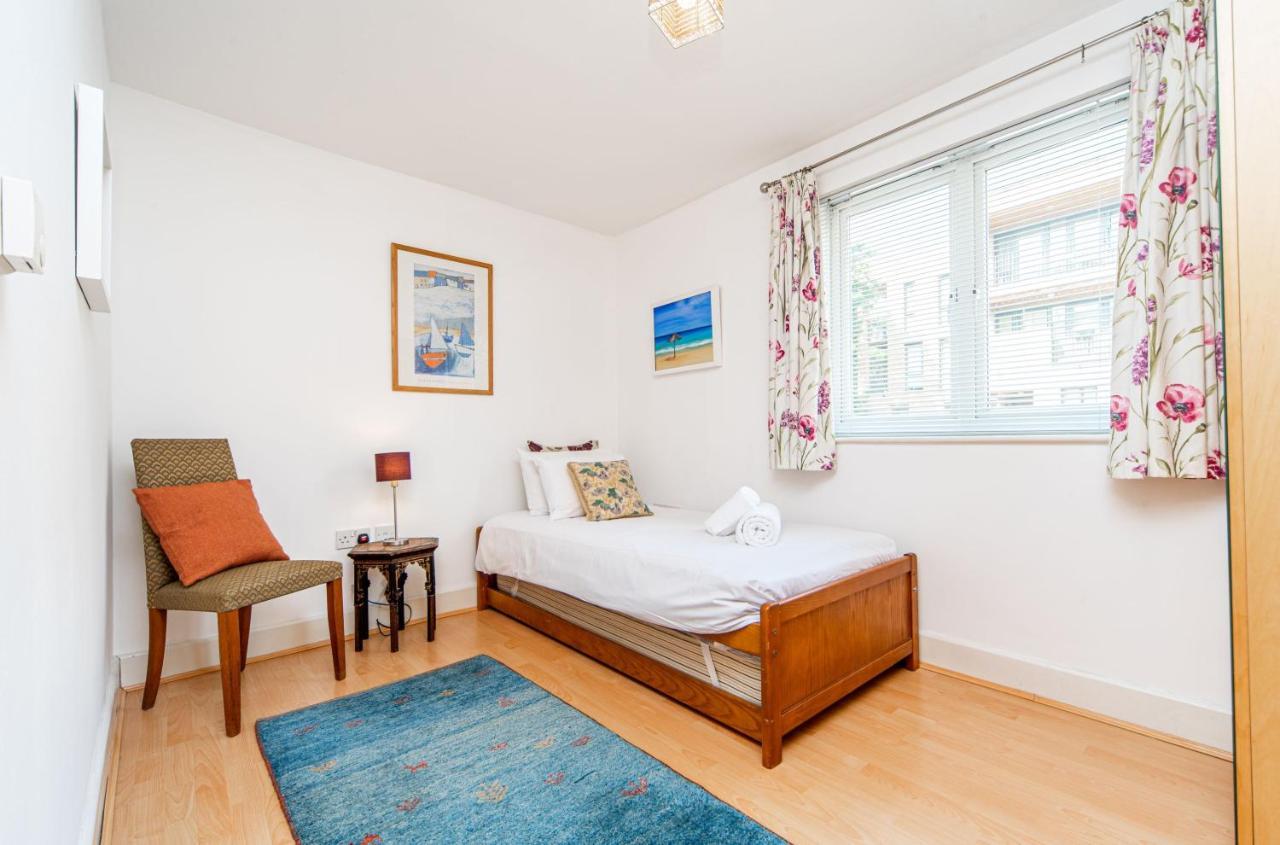 Pass The Keys Delightful Apartment Close To River In Se16 London Exterior photo